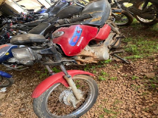Lote 24 · HONDA/CG 125 TITAN 1995 — conservado