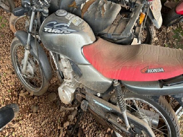 Lote 30 · HONDA/CG 125 TITAN KS 2002 — conservado