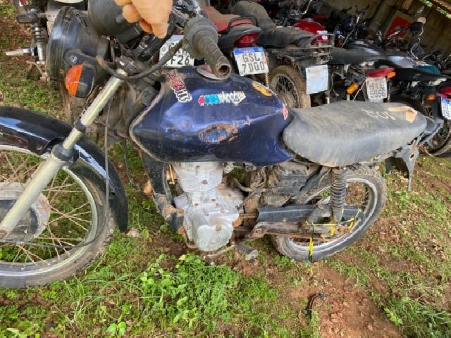 Lote 40 · HONDA/CG 125 TITAN KS 2000 — conservado