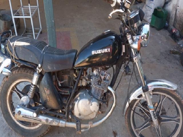 Lote 63 · JTA/SUZUKI Intruder 125 2006 — conservado