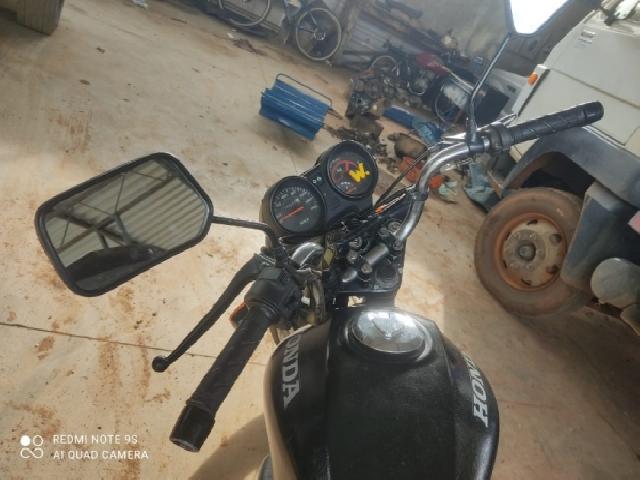 Lote 10 · HONDA/CG 125 FAN 2006 — conservado