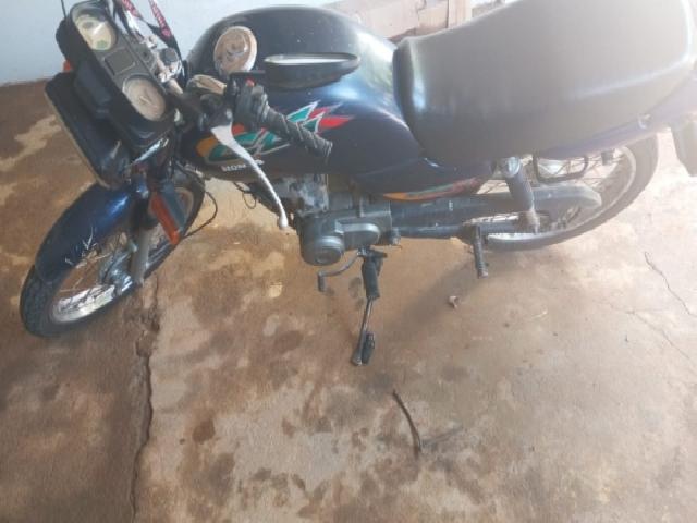 Lote 27 · HONDA/CG 125 TITAN 2000 — conservado