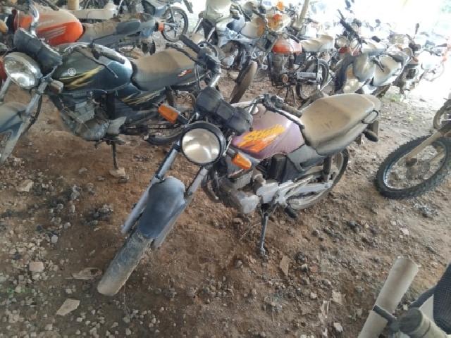 Lote 13 · HONDA/CBX 200 STRADA 1998 — conservado