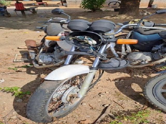 Lote 16 · HONDA/CG 125 CARGO 2004 — conservado