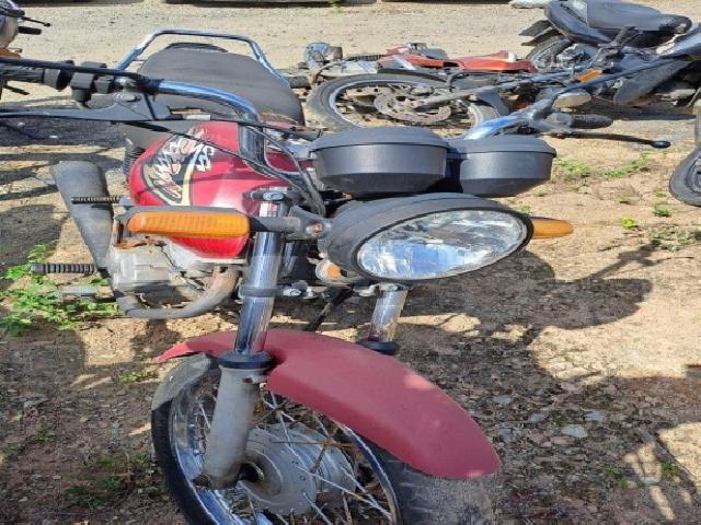 Lote 30 · HONDA/CG 125 TITAN KS 2004 — conservado