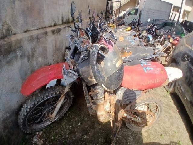 Lote 48 · HONDA/XLX 250 R 1987 — sucata