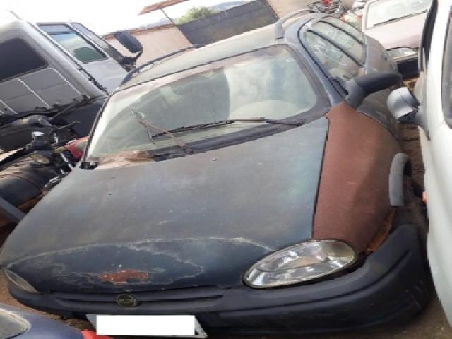 Lote 67 · GM/CORSA GL W 1997 — sucata