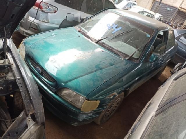 Lote 75 · Imp/Ford Escort 1.8I GL 1996 — Sucata