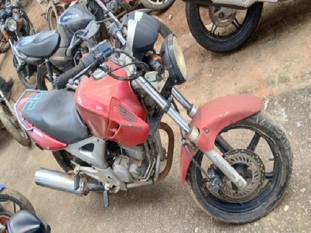 Lote 40 · Honda/Cbx 250 Twister 2002 — Sucata