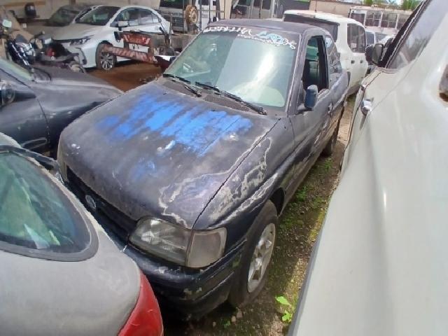 Lote 76 · Imp/Ford Escort GL 1996 — Sucata