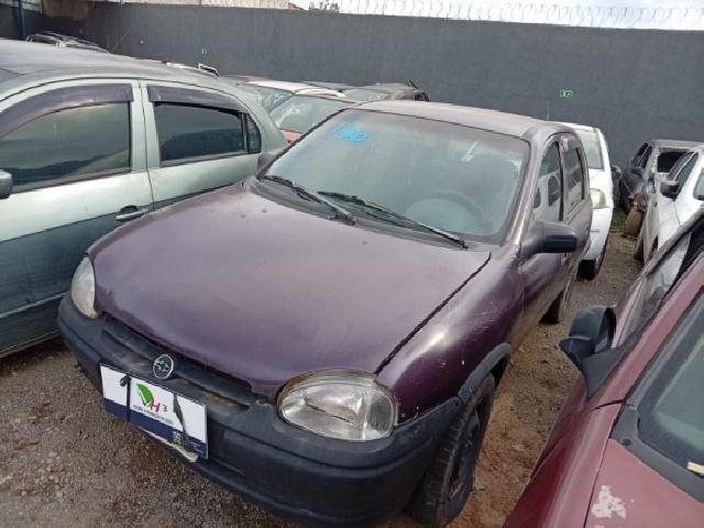 Lote 36 · GM/CORSA SUPER 1997 — conservado