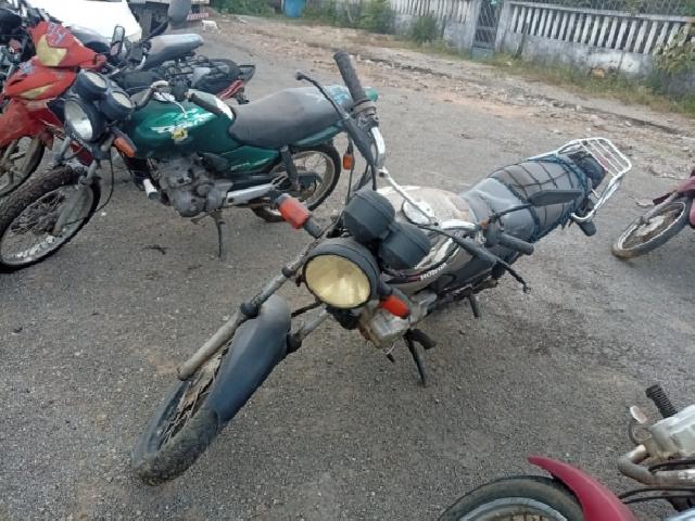 Lote 82 · HONDA/CG 125 Titan KS 2001 — Sucata