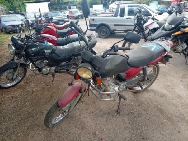 Lote 83 · HONDA/CG 125 Titan KS 2001 — Sucata