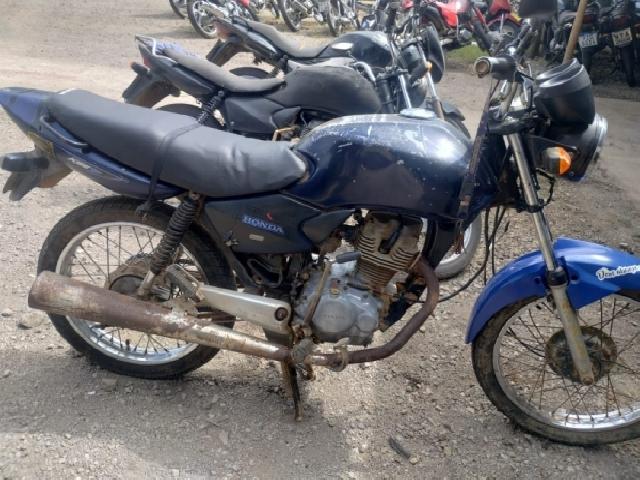 Lote 81 · HONDA/CG 125 Titan ES 2003 — Sucata