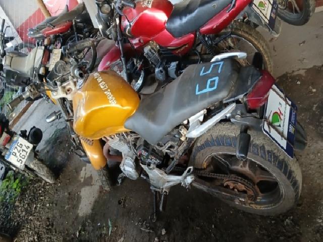 Lote 77 · HONDA/CB 300R 2010 — sucata