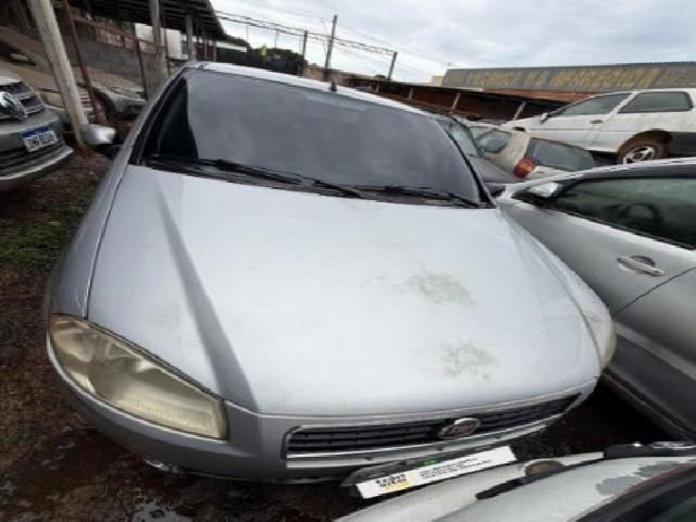 Lote 10 · I/FIAT SIENA EL FLEX 2010 — conservado