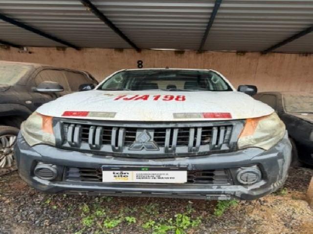 Lote 13 · MMC/L200 TRITON SPT GL 2019 — conservado