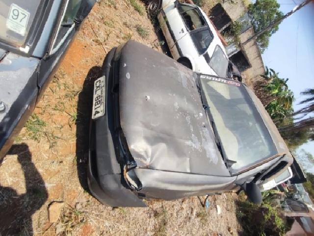 Lote 47 · IMP/VW Gol Special 1999 — Sucata