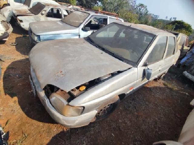 Lote 46 · Imp/Ford Escort Glx 16VH 1998 — Sucata