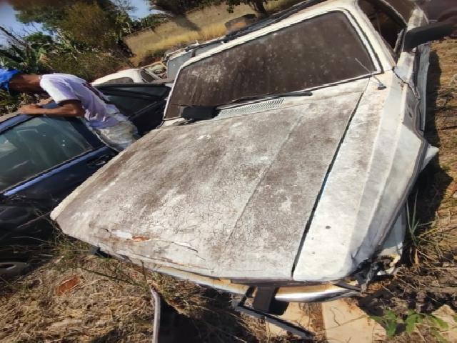 Lote 29 · FORD/CORCEL II 1983 — sucata