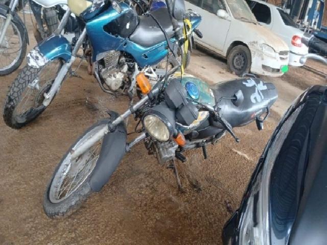 Lote 25 · HONDA/CG 125 TITAN KS 2001 — conservado