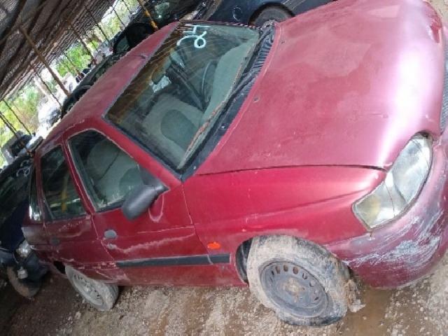 Lote 24 · IMP/FORD ESCORT GL 16V H 1999 — conservado