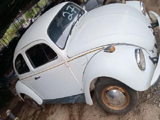 Lote 27 · VW/FUSCA 1300 1976 — conservado