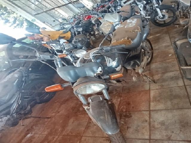 Lote 27 · HONDA/CG150 FAN ESDI 2011 — conservado