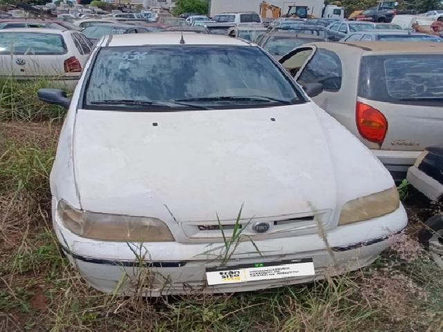 Lote 81 · FIAT/PALIO 1.5 2003 — sucata