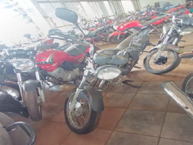 Lote 77 · YAMAHA/YBR 125K 2006 — sucata