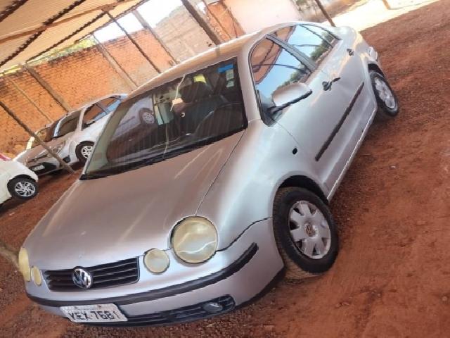 Lote 77 · VW/POLO SEDAN 1.6 2003 — sucata