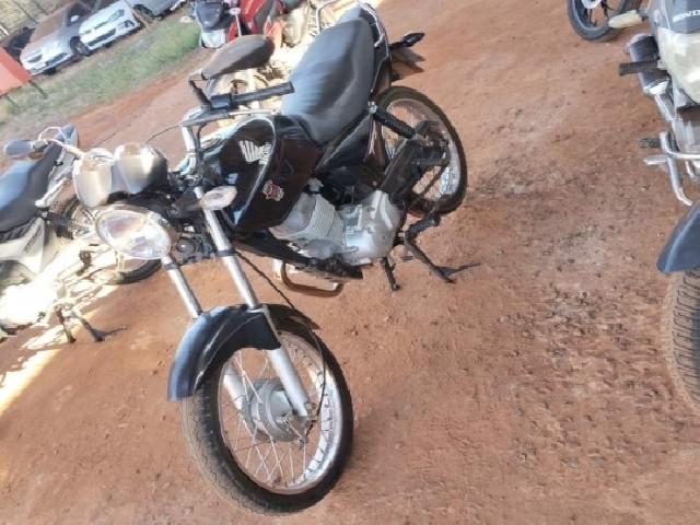 Lote 24 · HONDA/CG 150 TITAN KS 2006 — conservado