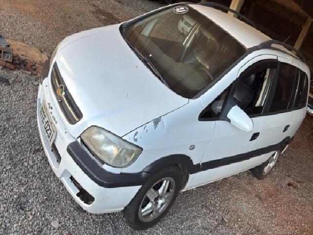Lote 20 · GM/ZAFIRA Expression 2008 — conservado
