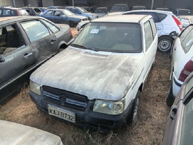 Lote 13 · Fiat/Uno Mille Fire Flex 2008 — Sucata