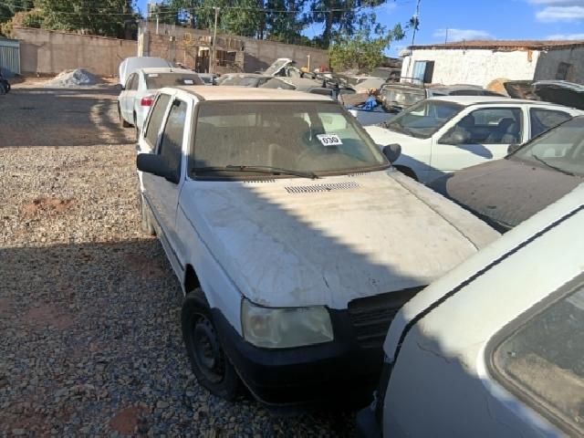 Lote 30 · Fiat/Uno Mille Fire 2005 — Sucata