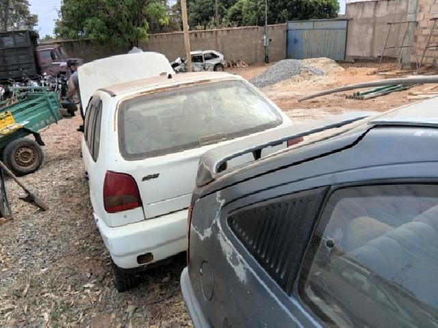 Lote 48 · VW/GOL 16V 1999 — sucata
