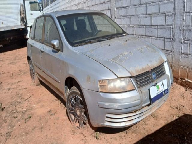Lote 98 · FIAT/STILO 16V 2005 — sucata