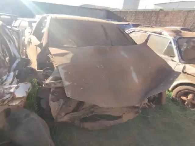 Lote 46 · Fiat/Strada Fire Flex 2012 — Sucata