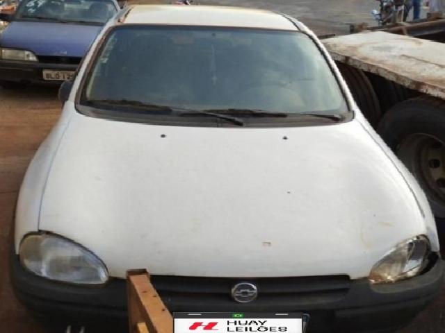 Lote 40 · GM/CORSA WIND 1999 — conservado