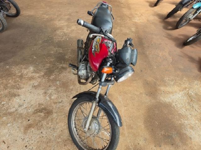 Lote 9 · HONDA/CG 125 TITAN KSE 2002 — conservado