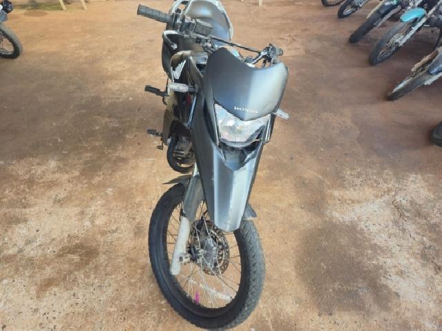 Lote 20 · HONDA/XRE 300 2014 — conservado