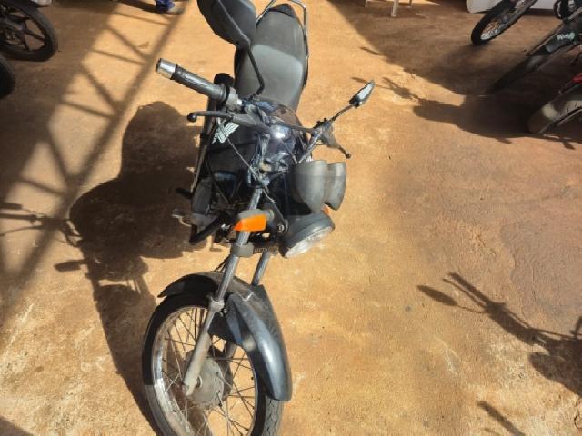 Lote 11 · HONDA/CG 150 FAN ESI 2010 — conservado