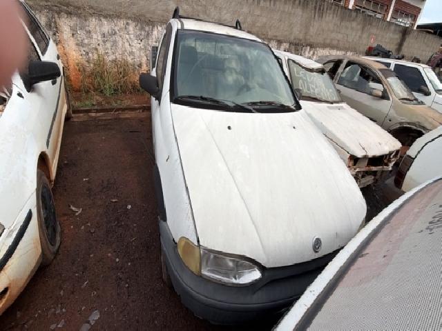 Lote 5 · Fiat/Strada Working 2002 — Sucata