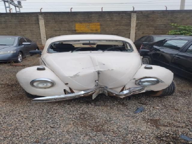 Lote 11 · VW/FUSCA 1300 L 1979 — sucata