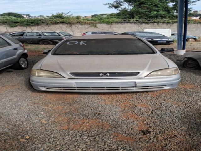 Lote 28 · GM/ASTRA GL 2001 — sucata