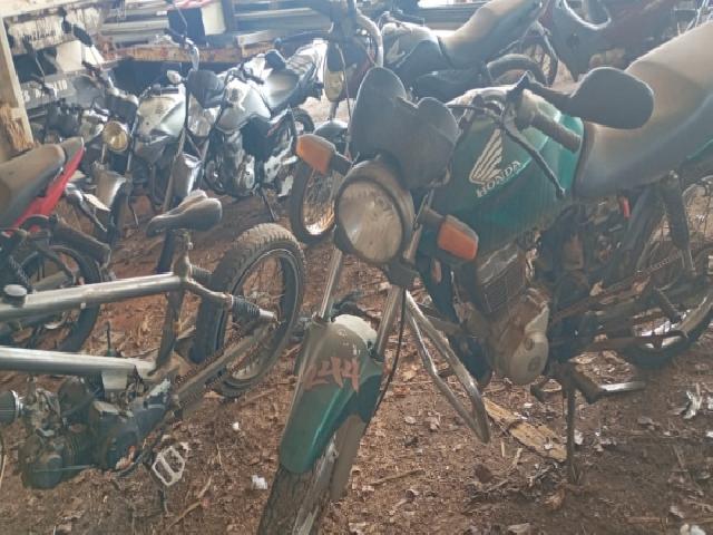 Lote 25 · HONDA/CG 150 TITAN KS 2005 — conservado