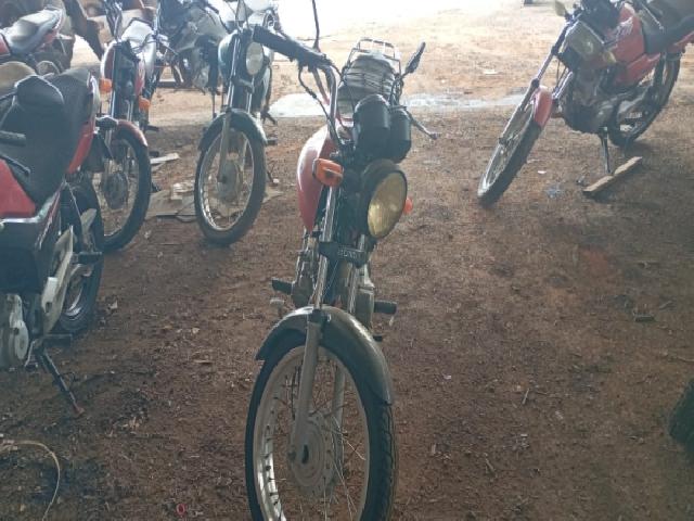 Lote 8 · HONDA/CG 125 FAN 2006 — conservado