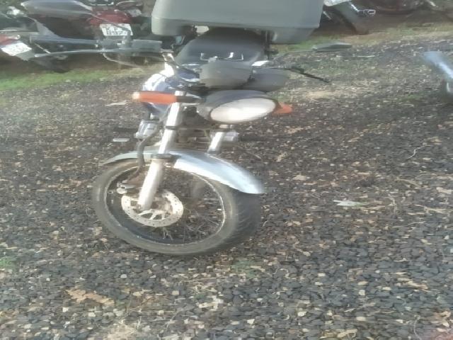 Lote 12 · HONDA/CG 125 TITAN ES 2004 — conservado