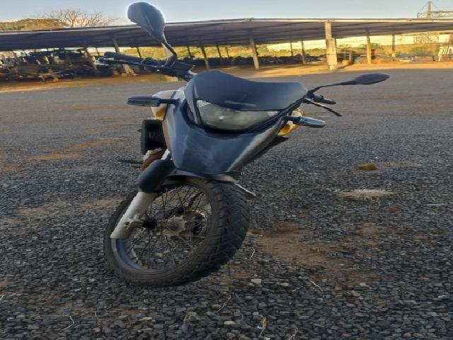 Lote 27 · HONDA/XRE 300 2011 — conservado