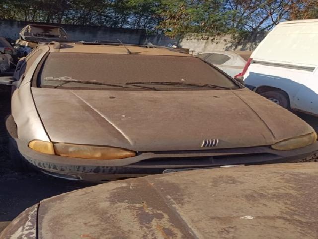 Lote 18 · FIAT/STRADA LX 16V 2001 — conservado